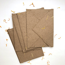 Конверт из бумаги ручного литья "Крафт с календулой"