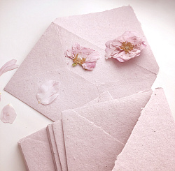 Конверт из бумаги ручного литья "Розовый"