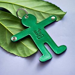 Брелок-ключница Мальчик (зелёный/фиолетовый, натуральная кожа)